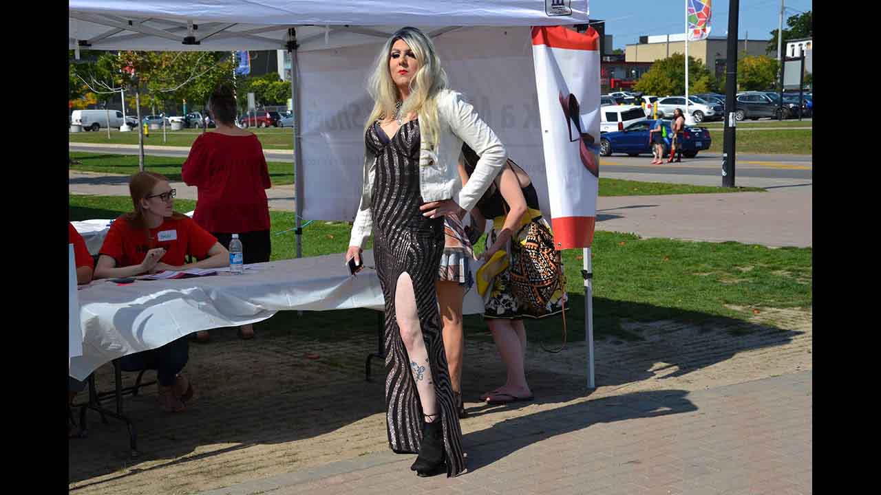 The dude looked likd a lady.